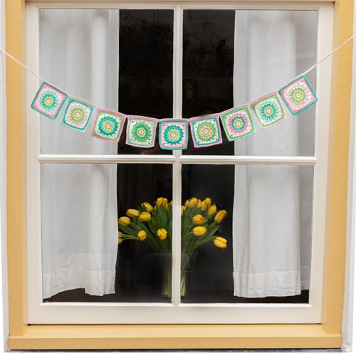 Haakpatroon Yarn and Colors Garden Party Bunting-3