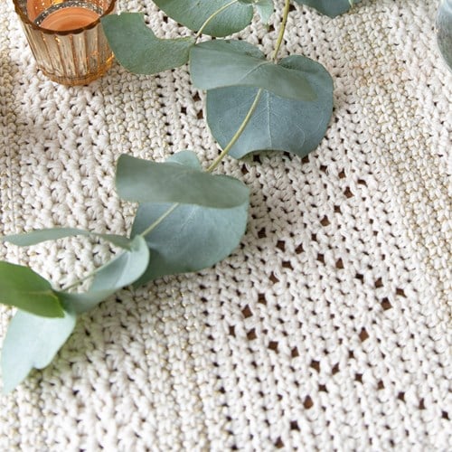 Haakpatroon Yarn and Colors Glamorous Table Runner-2