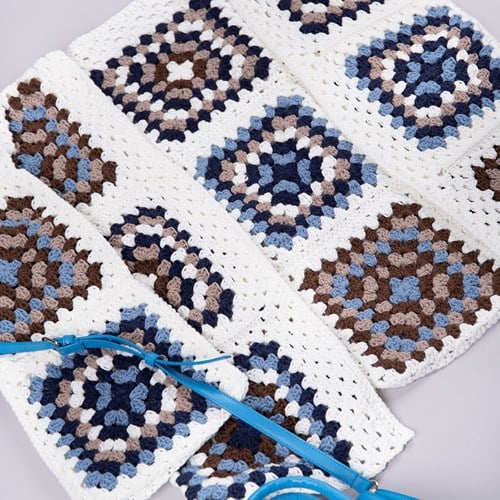 Ocean Granny Vest - Finishing Stitches Garen- en Haakpakket
