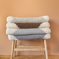 Yarn and Colors Harlequin Blanket Haakpakket 096 Shark Grey