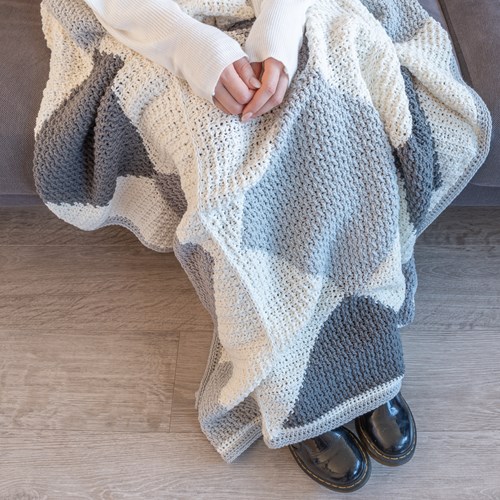 Yarn and Colors Harlequin Blanket Haakpakket 096 Shark Grey-2