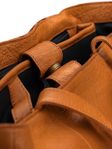 MUUD Hiba Whisky -  Handgemaakt leren shopper met opbergvakken 27x29cm detail c