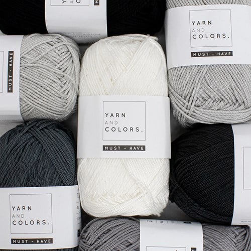 Yarn and Colors Must-have 100 Black-3