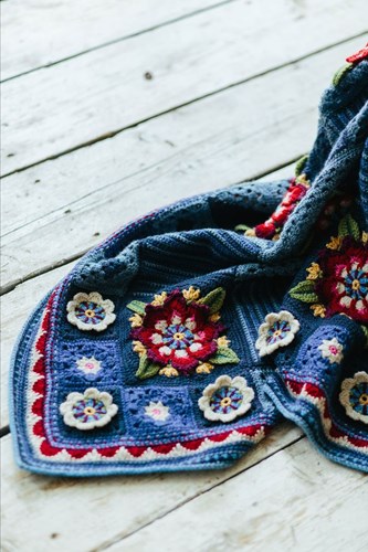 Indigo & Crimson Dreams Blanket Garen- & Haakpakket-2