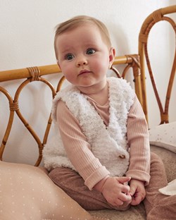 Katia Nuvole Mouwloos Babyvestje Garen- en Breipakket 