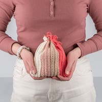 Yarn and Colors Ruffle Pouch Haakpakket 072 Glass-3