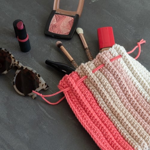 Haakpatroon Yarn and Colors Ruffle Pouch-2