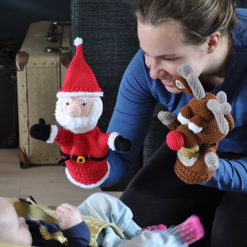 Haakpatroon Kersthandpoppen Rudolph met de kerstman-2