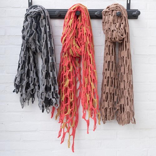 Yarn and Colors Slouchy Stripes Shawl Haakpakket