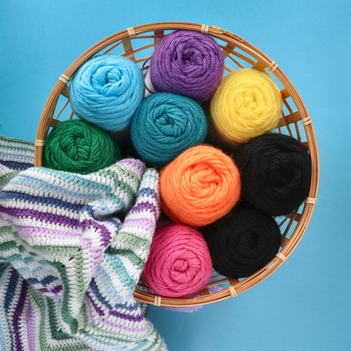 Yarn and Colors Amazing Staggered Stripes Blanket Haakpakket 100-2