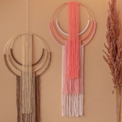 Macramé Patroon Yarn and Colors Wrapped up Wall Hanging