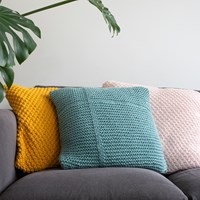 Yarn and Colors Moss and Cross Kussen Breipakket 2-3